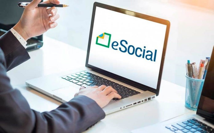 Adiado o envio de eventos até a implantação da versão S-1.0 do eSocial